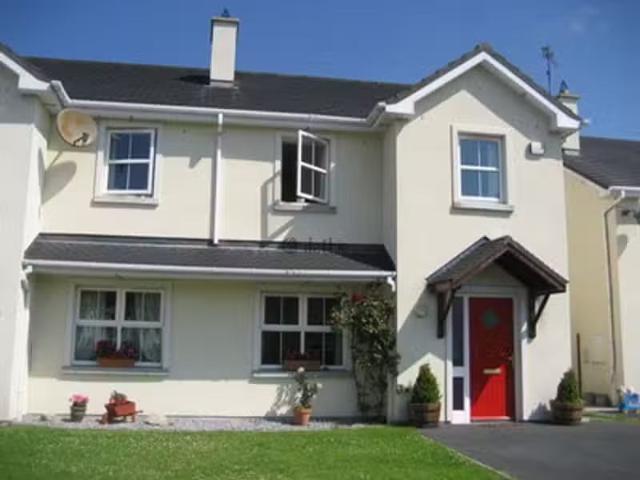 Park road, Kilsheelan, Co. Tipperary is for rent