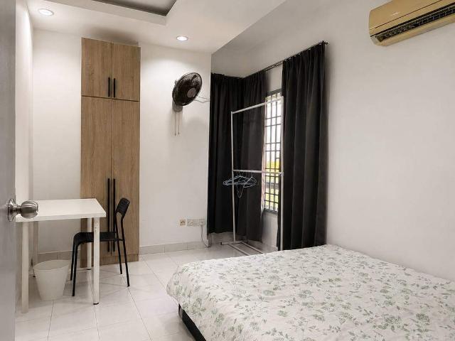 Park View Tower Condominium｜Butterworth｜Middle Room for Rent