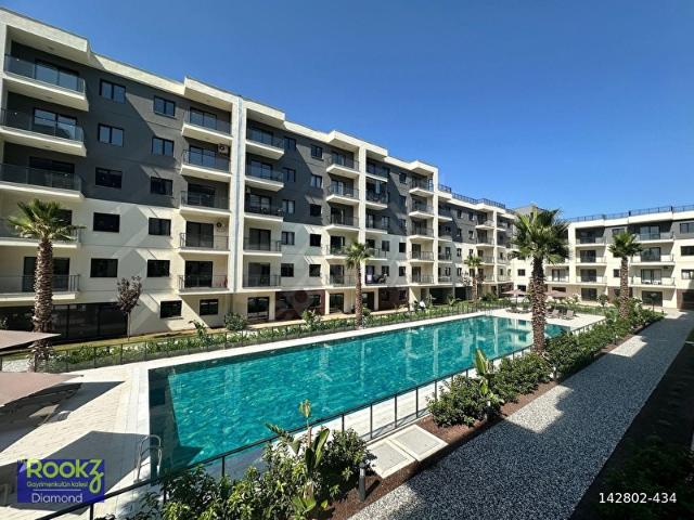 PARK YAŞAM ATLANTİS'TE HAVUZ CEPHELİ ve MODERN KİRALIK 1+1