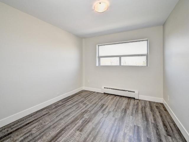 Parkdale Tower Apartments 1 Bedroom Apartment for Rent at 120 Grand Ave, London, ON N6C 1L7 South London