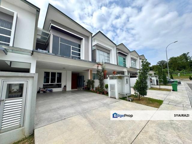 Parkfield Residences, Tropicana Heights