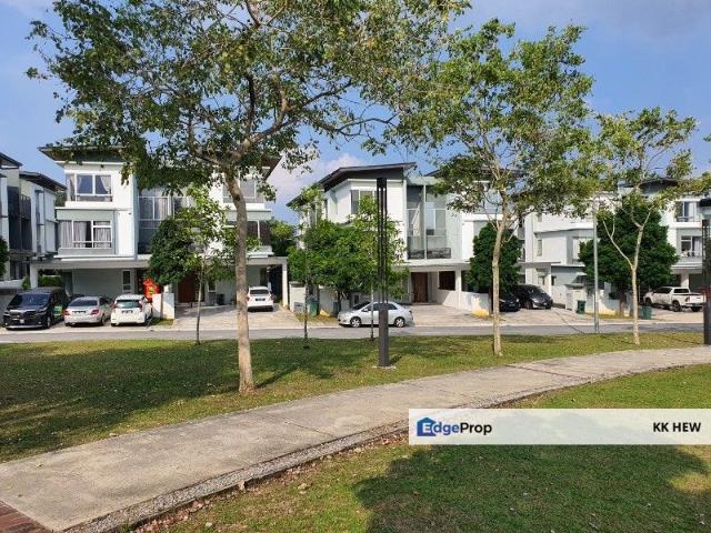 Parkfield Residences, Tropicana Heights