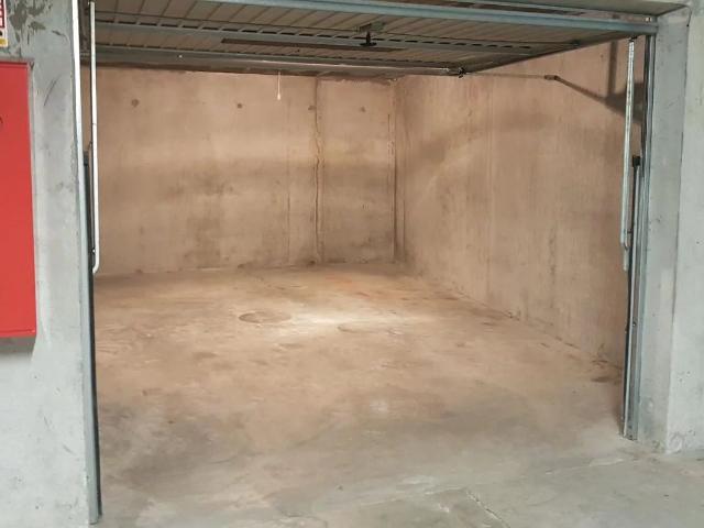 GARAGE simple à Louer