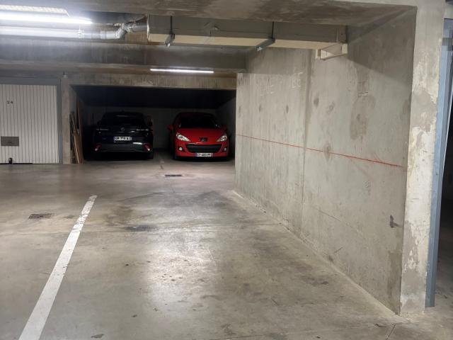 PARKING A VENDRE MALBOSC