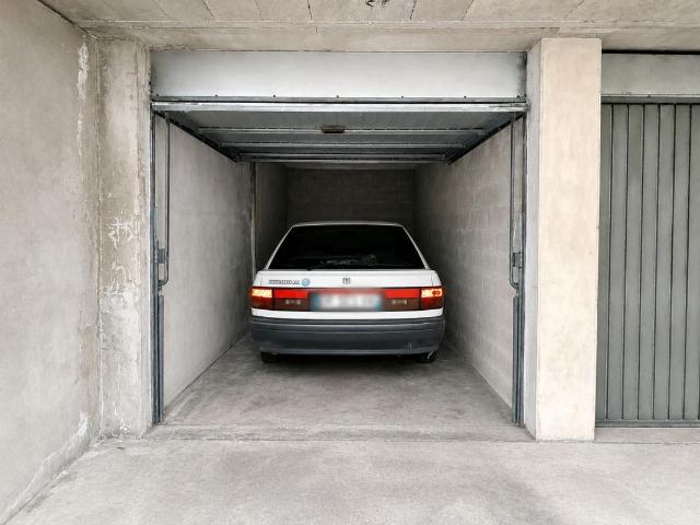 Parking à vendre rue de Pelleport 20ème arrondissement