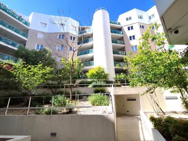 TOULON Champ de Mars Garage à Vendre