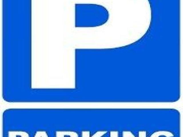 PARKING AMPLIO JUNTO PLAZA MAYOR