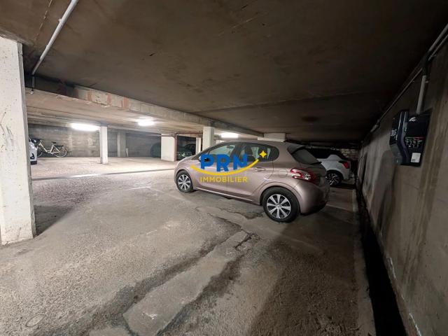Parking / borne électrique /Quartier Beaugrenelle