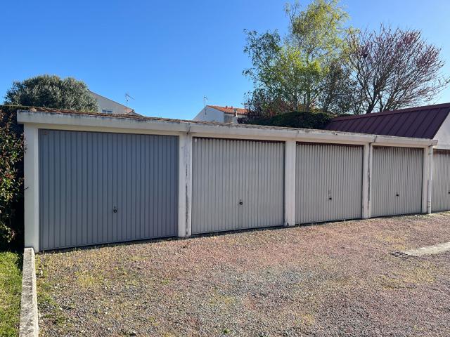 Parking / box Fouras 15 m2