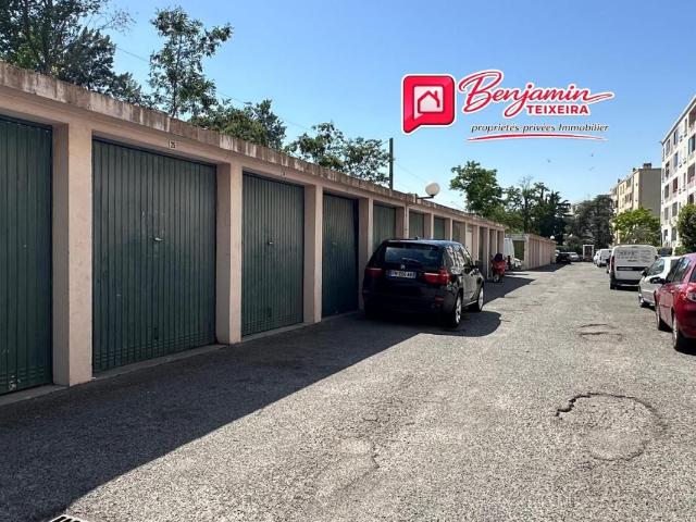 Parking / box Frejus