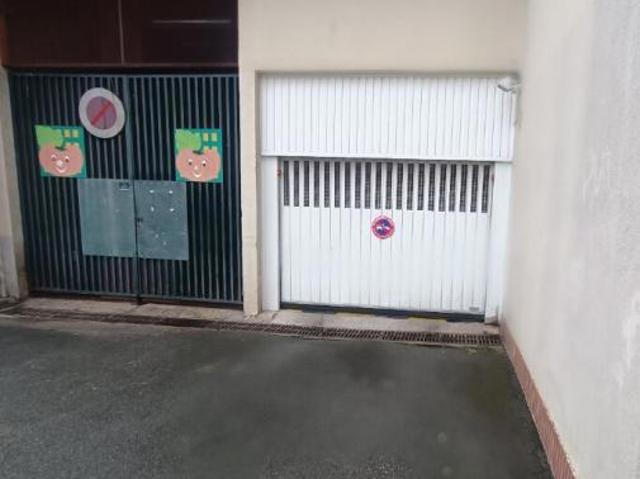 Parking / box Montigny Le Bretonneux 14 m2