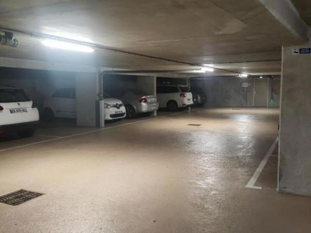 Parking / box Paris 11.50 m2