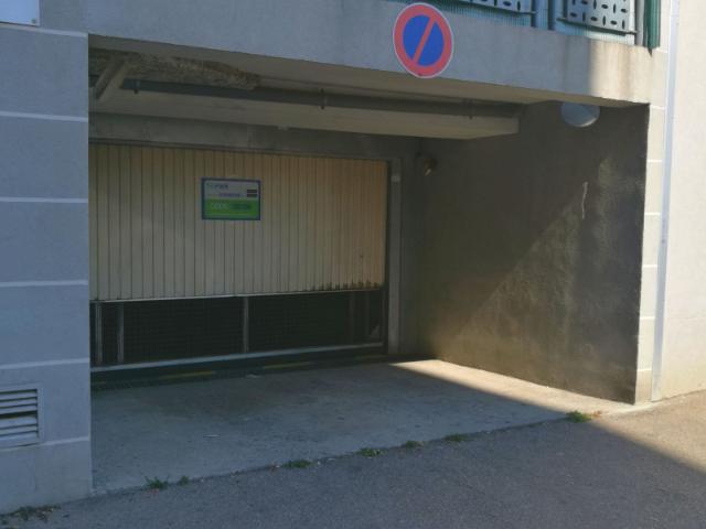 Parking Croix Luizet Antonins