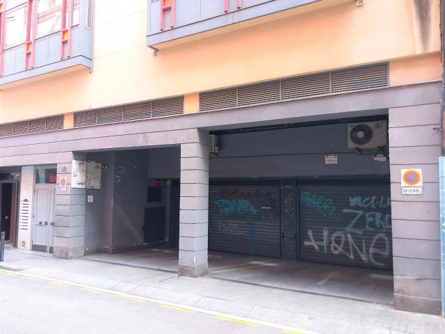 PARKING DOBLE EN SANTS