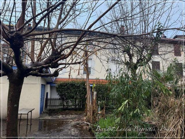 PARKING EXTERIEUR LOT 17 DANS UNE COPROPRIETE PROCHE CENTRE VILLE DE DAX