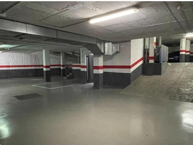 Parking en Av. Generalitat, 34 muy grande: 2,85m x 6,24m