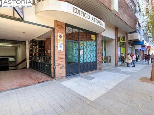Parking en alquiler en Granada, Constitucion