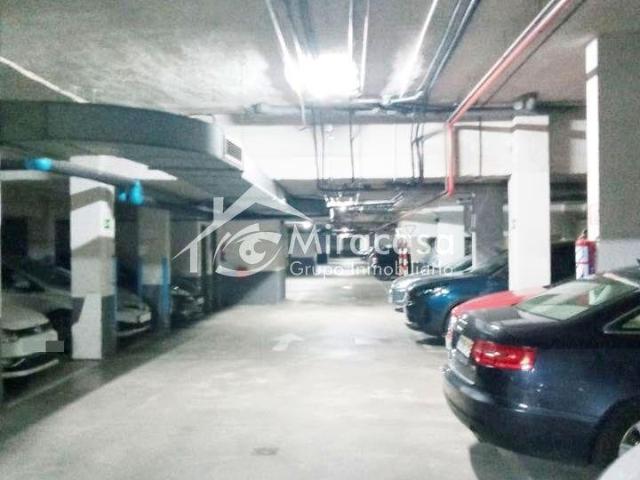 Parking en venta en Madrid, Bulevar de Indalecio Prieto, 28032