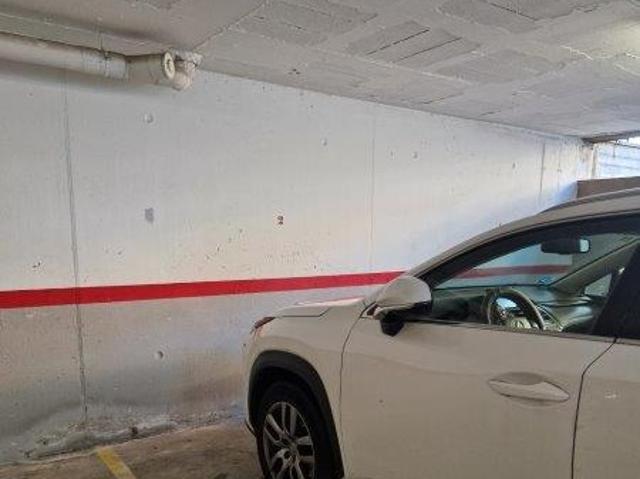 Parking en venta en Olot, Girona en Escorial