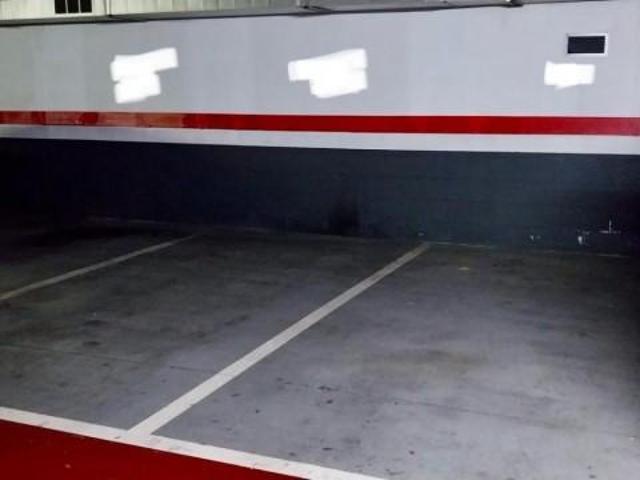 Parking en venta en Cornellà de Llobregat, Sant Ildefonso