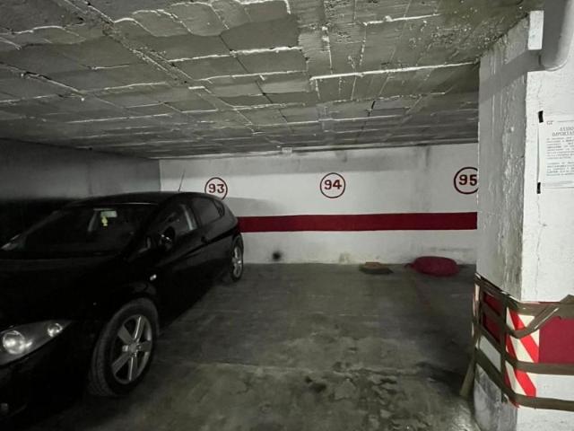 Parking en venta en Granada, Parque Nueva Granada