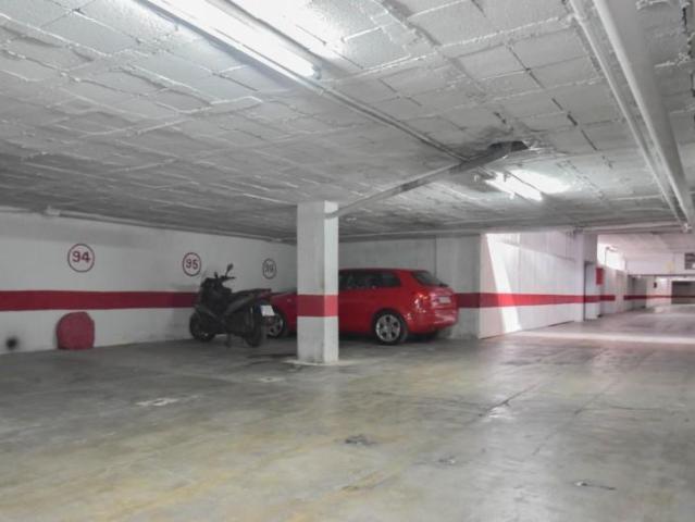Parking en venta en Granada, Parque Nueva Granada