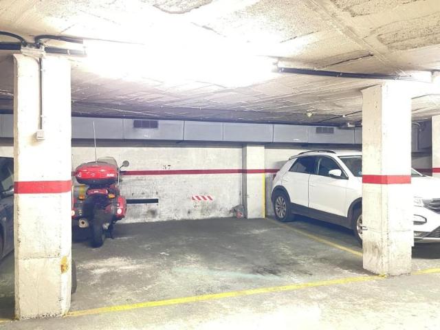 Parking en venta en Santa Coloma de Gramenet, Fondo
