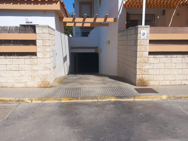 PARKING EN ZONA LYBERTOS