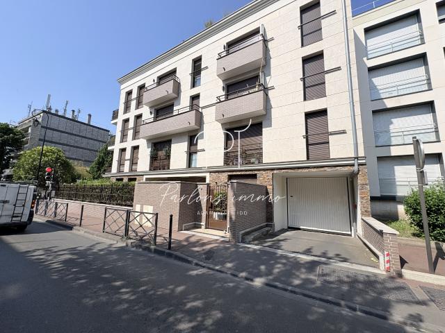 Parking immeuble récent