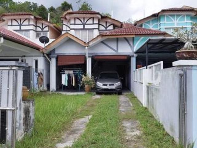 PARKING LUAS Double Storey Link Sungai Buloh Country Resort