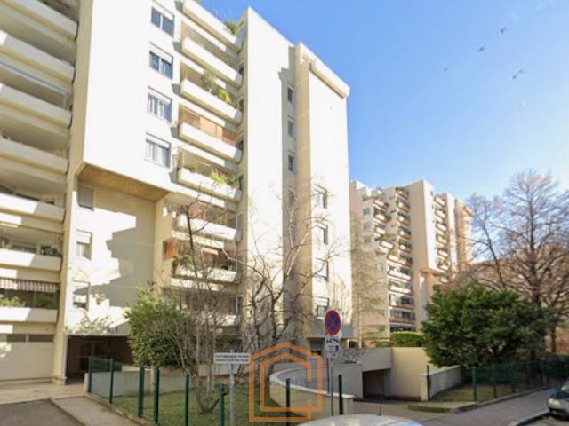PARKING SOUS SOL RESIDENCE SECURISEE