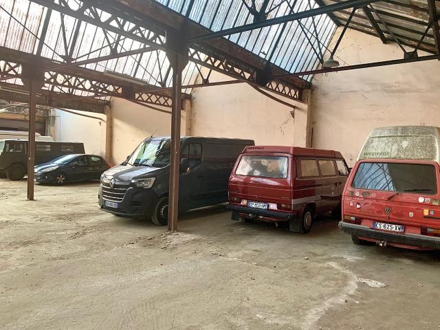 PARKING VEHICULES IMPOSANT St Etienne Sud: Pas de charge de copropriété !