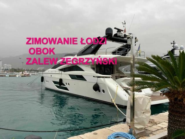 Parking zima kampery  łodzie  przyczepy kempingowe