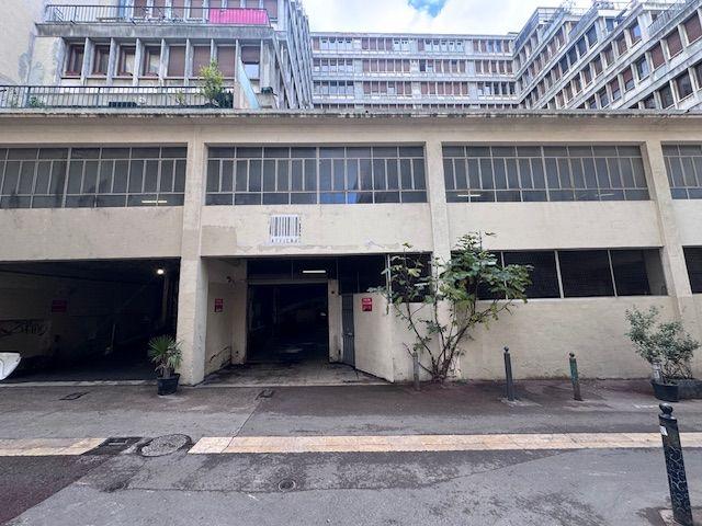 PARKING 140 PLACES – MARSEILLE 1er – RARE À LA VENTE