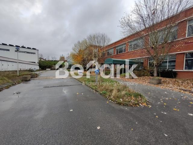 Parking 147 rue Yves Le Coz, Versailles 78000