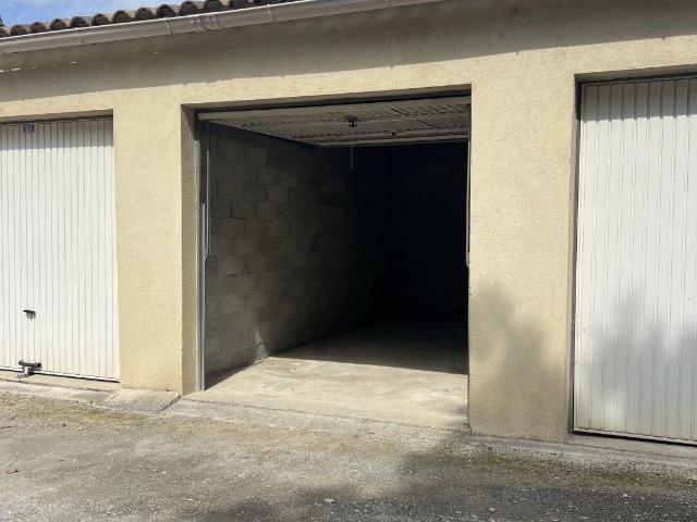 parking 18 m2 Cogolin