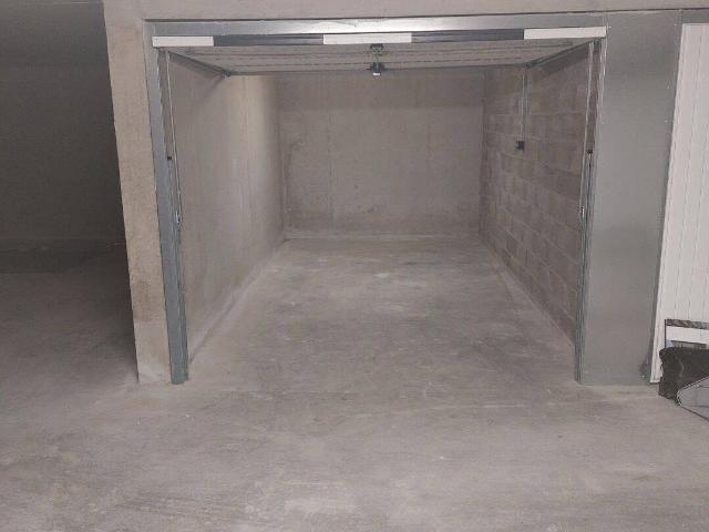 parking 13 m2 Tassin la Demi Lune