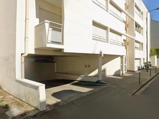 Parking/box 14 m²