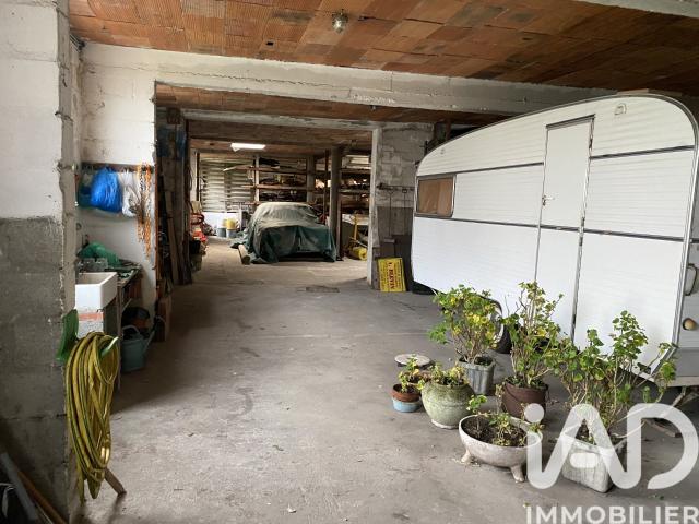 Parking/box 151 m²