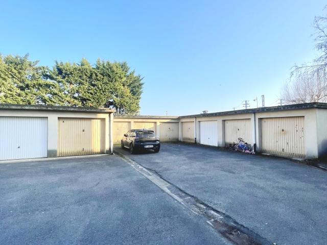 Parking/box 10 m²