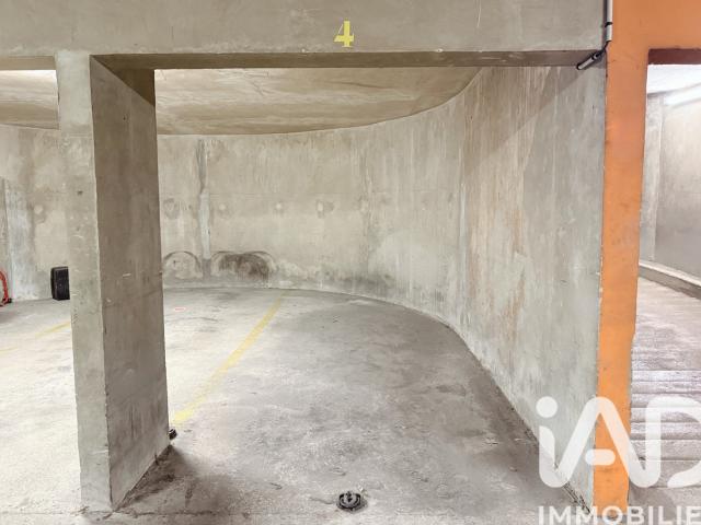 Parking/box 12 m²