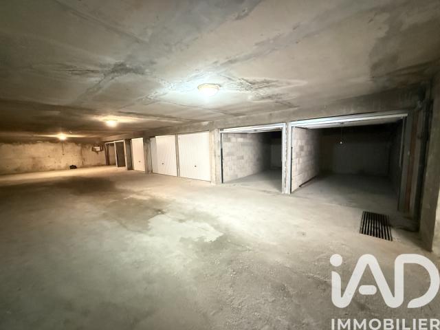 Parking/box 12 m²