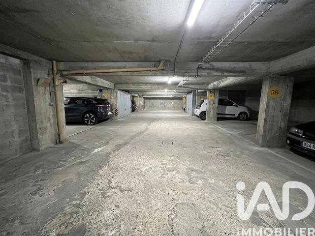Parking/box