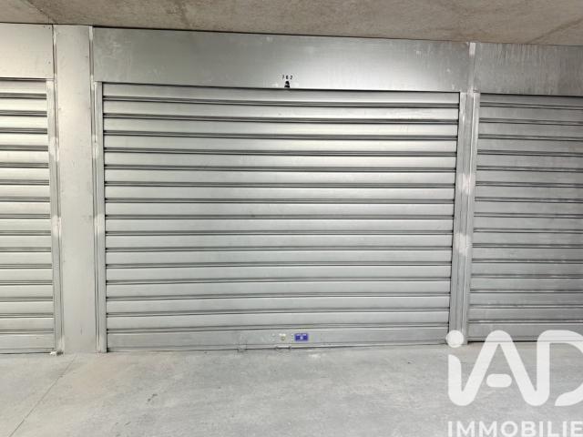 Parking/box 30 m²