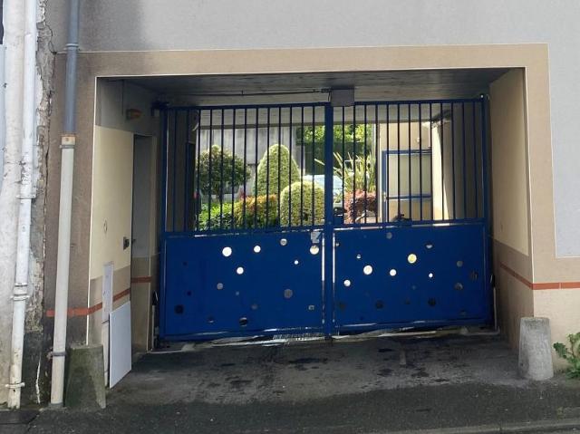 Parkings sécurisés à louer
