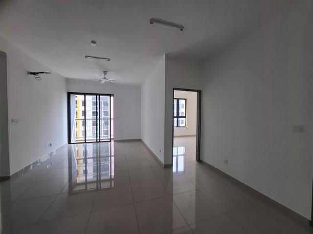 Parkland Residence KJ2 walk 3 min to KTM station Kajang Bangi Semenyih