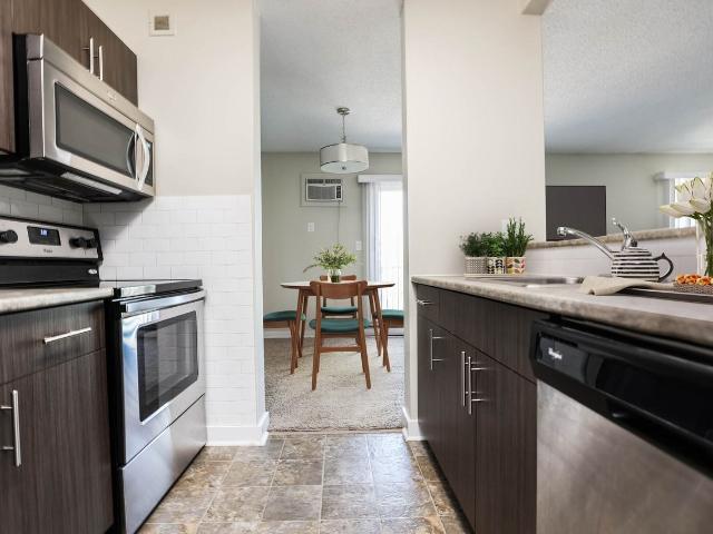 Parklands Square 2 Bedroom Apartment for Rent at 46 10 46 Sparrow Road, Winnipeg, MB R3R 2Z2 Westdale
