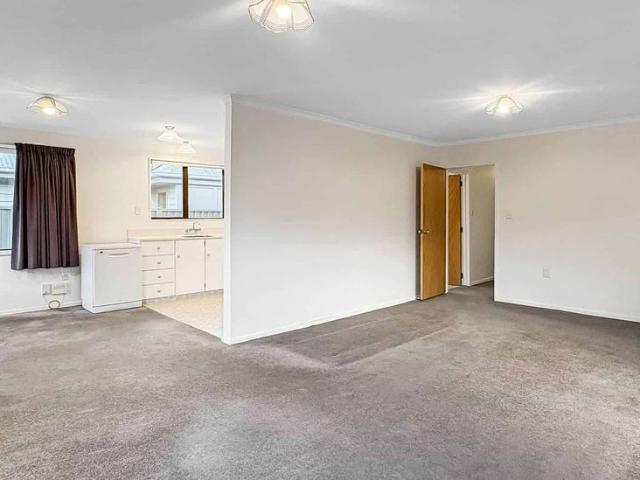 PARKLANDS THREE BEDROOMS, HEAT PUMP, DOUBLE GARAGE
