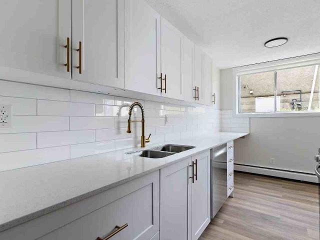Parklane Manor Apartments – 114 Street NW Studio Apartment for Rent at 10630 114 St Nw, Edmonton, AB T5H 3J9 Queen Mary Park