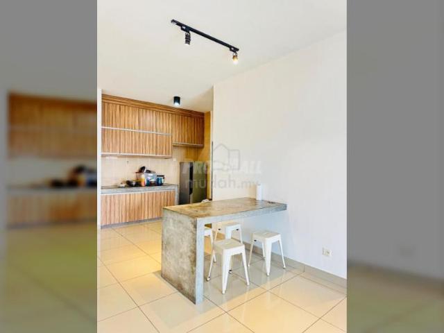 Parklane OUG condominium For Rent
